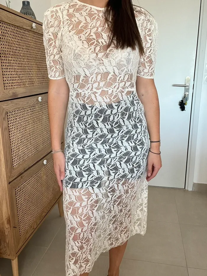 Robe midi en dentelle blanche/crème Zara - photo numéro 3