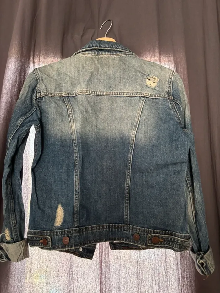 Veste en jean effet troué - photo numéro 4