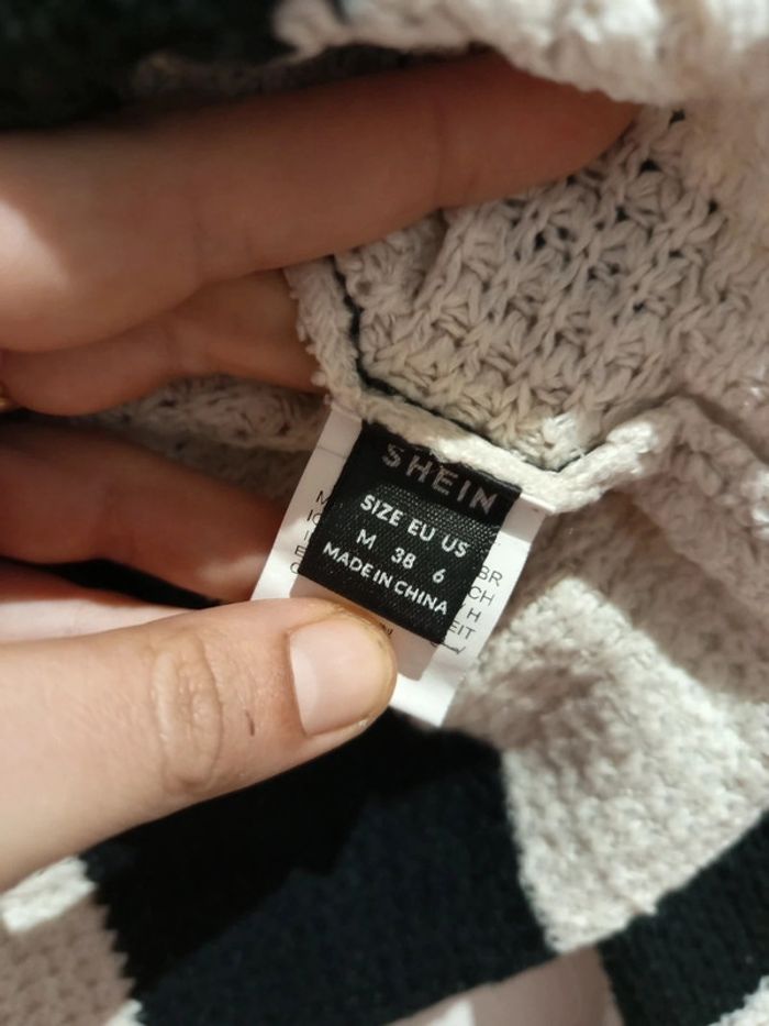 🔝 Pull manches longues évasées Shein noir et blanc rayé taille M 38 en acrylique et polyamide - photo numéro 7