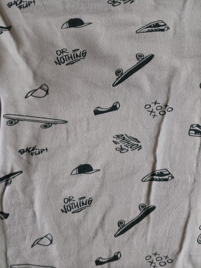 Tee-shirt garçon manches longues taille 8ans - photo numéro 2