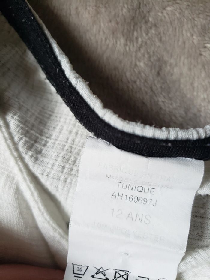 Jolie tunique blanche et noire manche 3/4 taille 12 ans - photo numéro 2