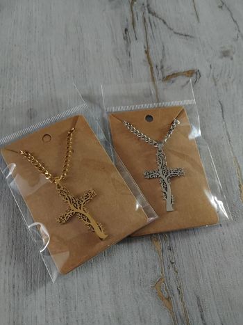 Lot 2 colliers neufs