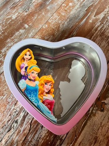 Petite valisette malette métal en forme de cœur princesse