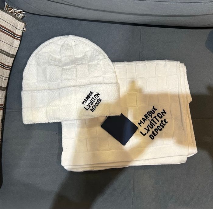 Bonnet et écharpe Lv