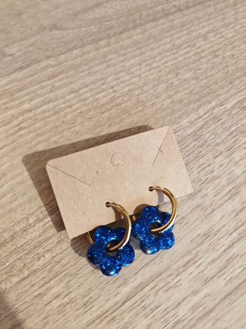 Boucles d'oreilles créoles pampilles fleurs interchangeables bleu nuit paillettés