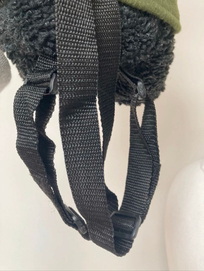 Sac à dos ours en peluche noir et kaki 🧸 - photo numéro 10