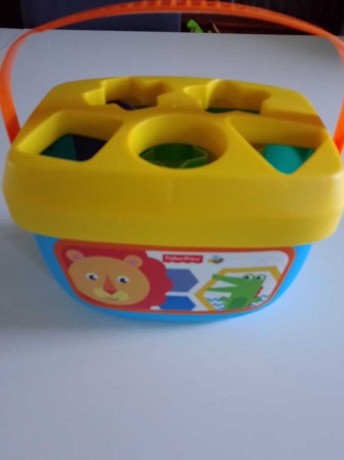 Boîte à formes Fisher price complet