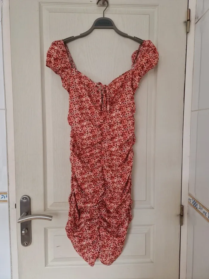 Jolie robe moulante d'été fleurie femme shein taille S/36 - photo numéro 2