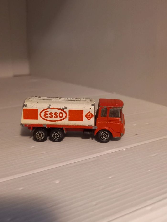 Majorette citerne esso - photo numéro 3