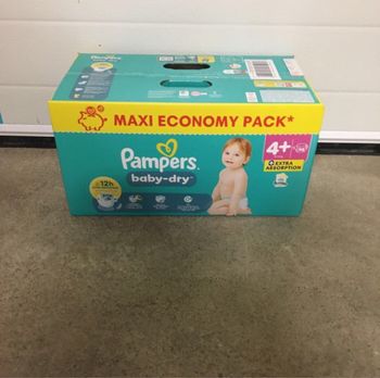 Couches Pampers baby dry taille 4+