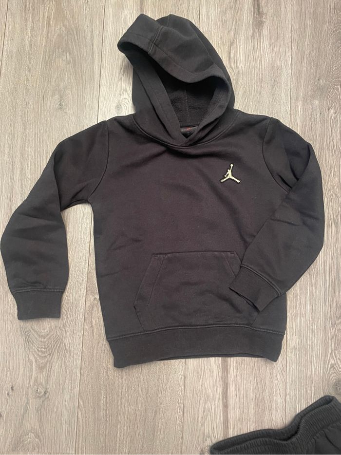 Jordan - ensemble noir sweat à capuche + pantalon jogging . 5/6 ans . 11O/116 cnn - photo numéro 4
