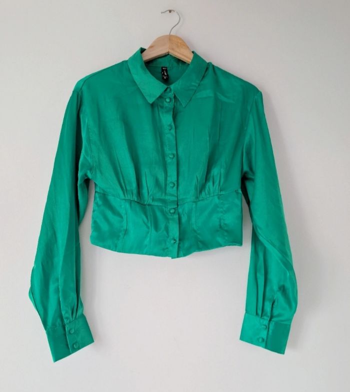 Chemisier court vert satiné moderne tendance printemps Marque FB Sisters Taille 38 M - photo numéro 6