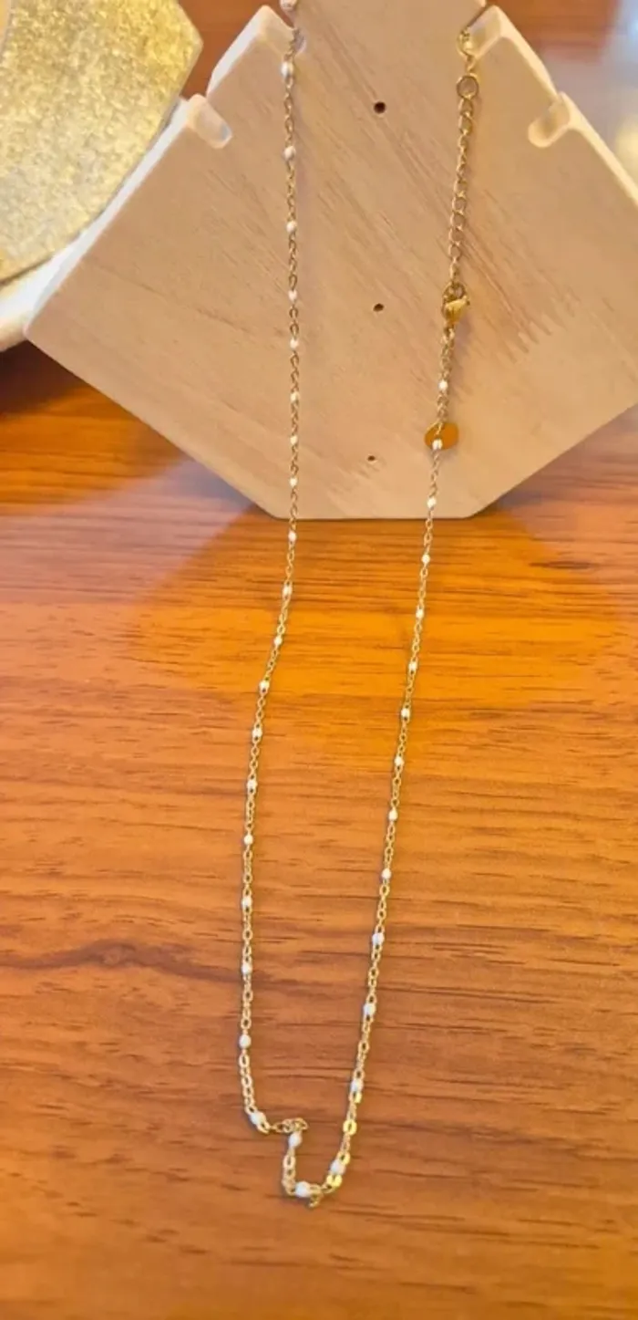 1 collier 50cm + 5 cm de rallonge 
🌸 en acier inoxydable perles résines blanches - photo numéro 2