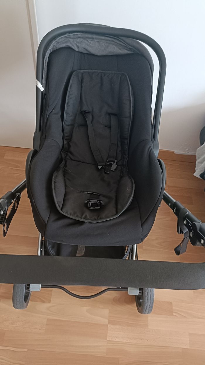Vends poussette Naf Naf 3 en 1 en bon état - photo numéro 4