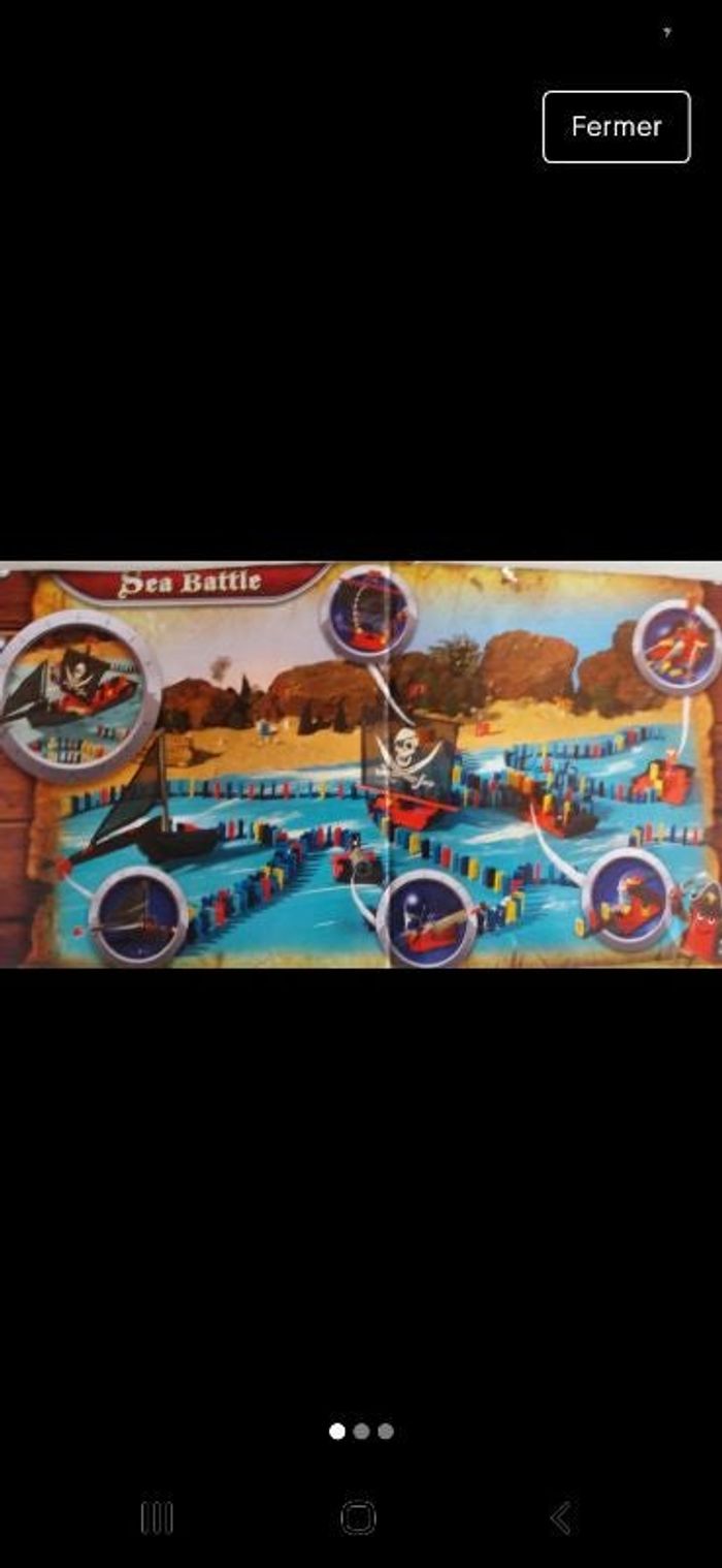 Bateau pirate et domino