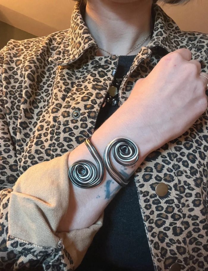 Bracelet noir et argenté - photo numéro 3