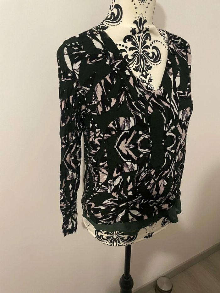 Blouse manche longue vert foncé à motifs noir et blanc col V dos lacet Frnch taille M - photo numéro 2