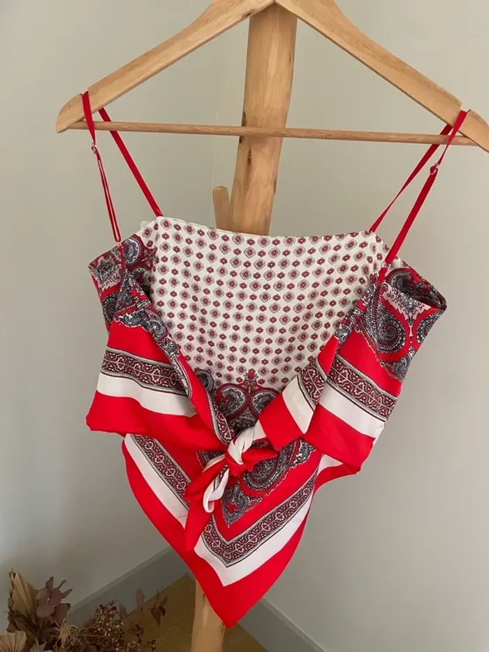 Top bandana satin rouge - photo numéro 3