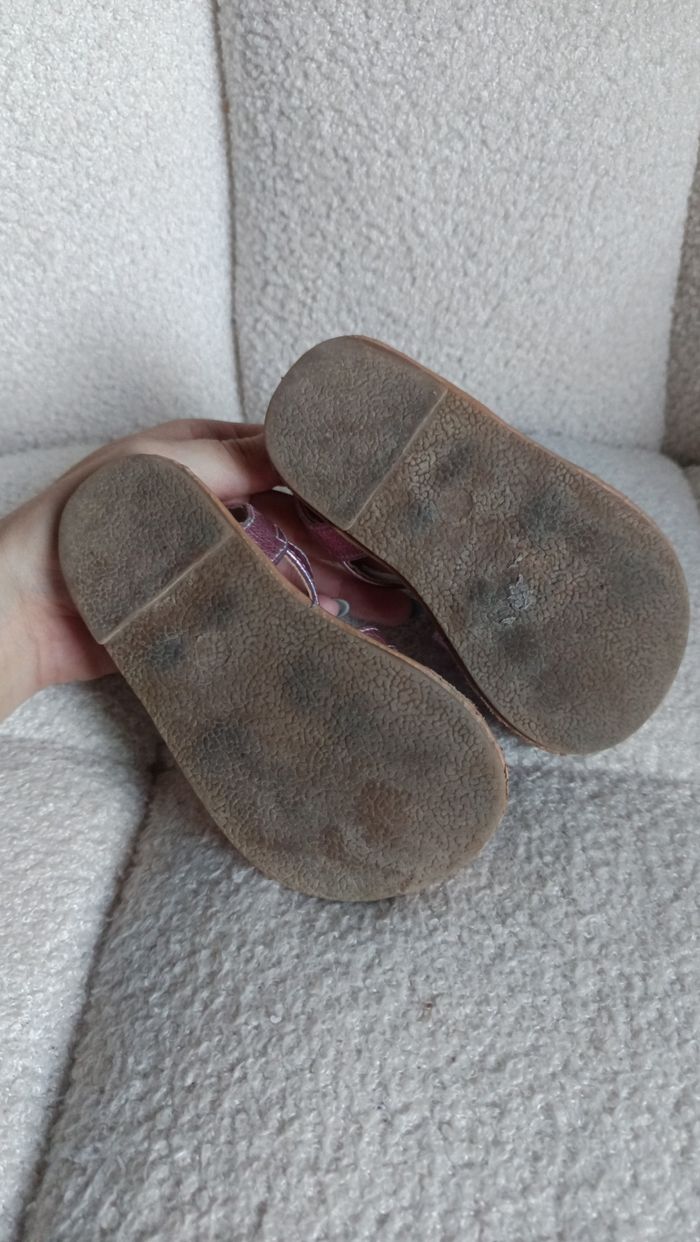 Sandales violette a fleur taille 22 Chaussea - photo numéro 5