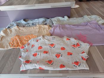 5 tee shirts filles Taille 10 ans