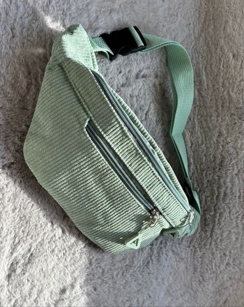 Sac banane vert d eau en velours côtelé