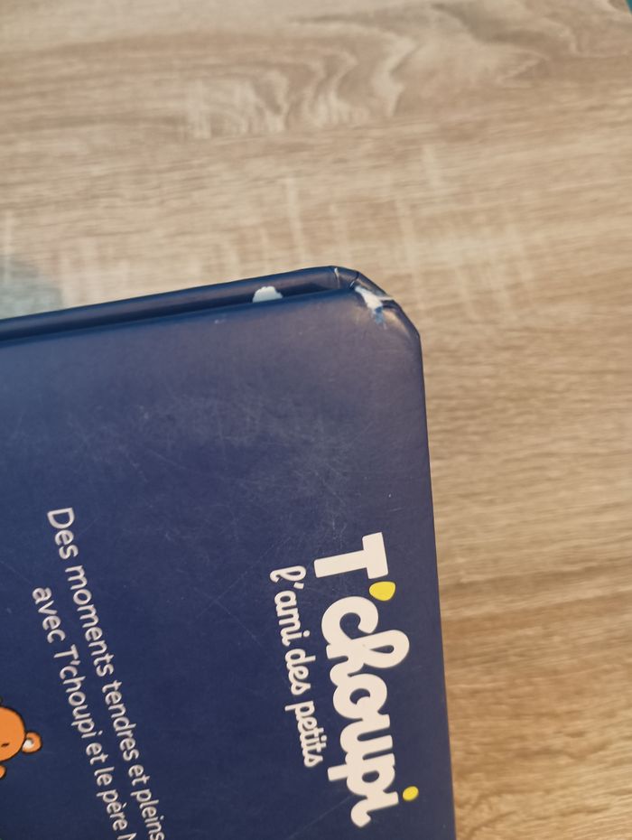 Livre cartonné T'choupi aime le père noël - photo numéro 2