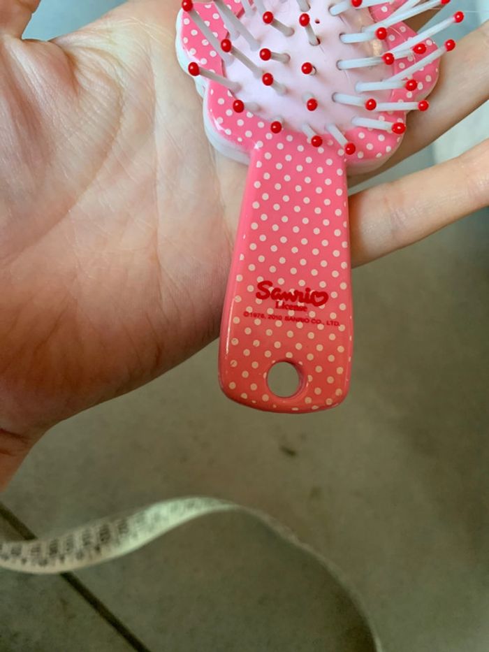 Brosse pour poupée hello kitty - photo numéro 5