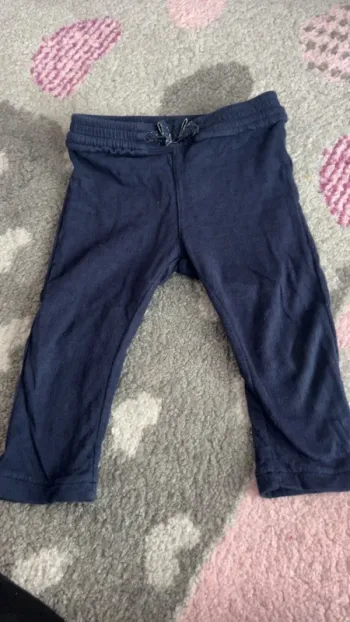 Pantalon obaibi 18mois très bon état