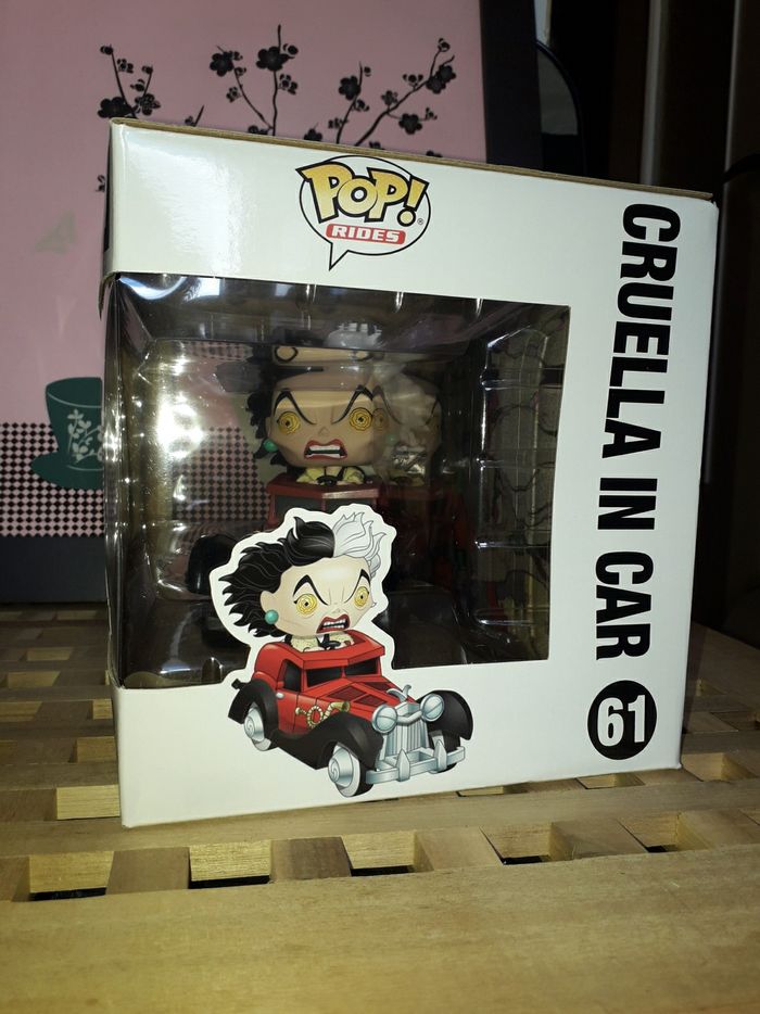 Funko Pop Rides numéro 61
Cruella d'Enfer Cruella de Vil in car 
Les 101 Dalmatiens Villains in car Disney  Special Edition - photo numéro 6
