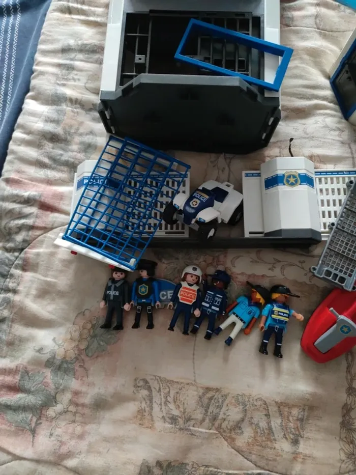 Playmobil commissariat de police bon état - photo numéro 3
