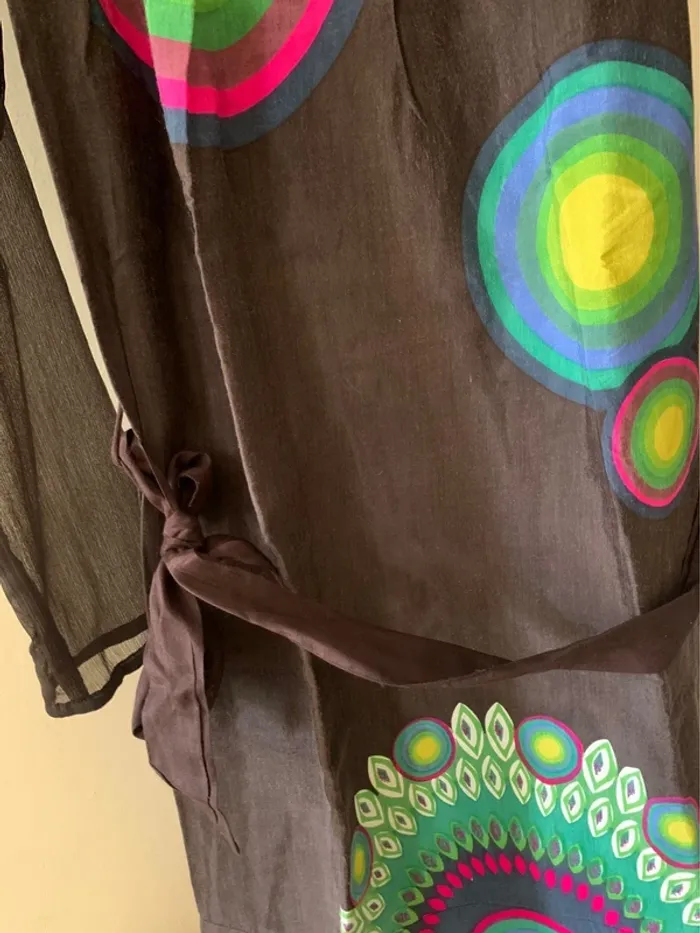 👗 Robe Desigual noire à motifs colorés – Taille 38 – Originale & stylée - photo numéro 2