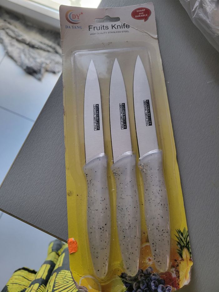 Coûteau de table neuf - photo numéro 3