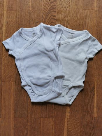 Lot de 2 bodies H&M T. 1-2 mois