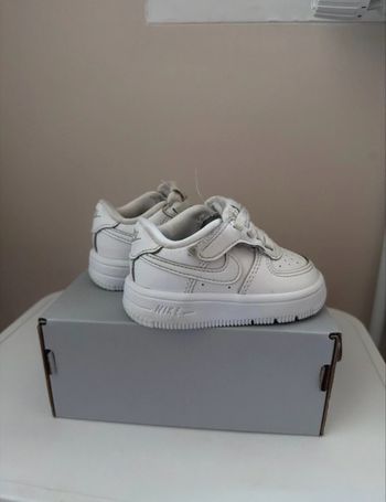 Baskets enfant Nike air force 1 blanche taille 19,5