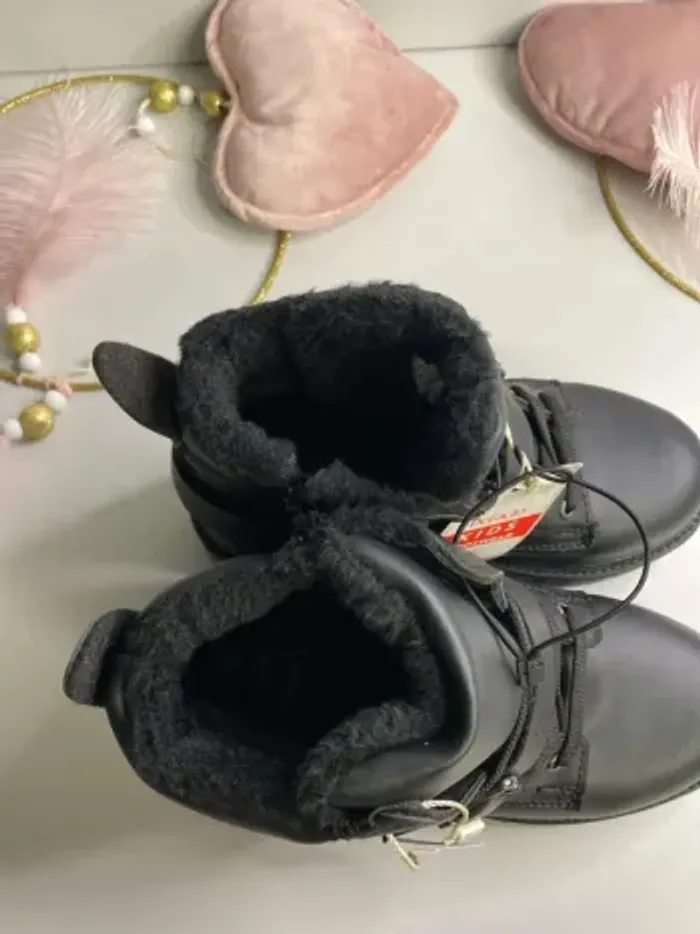 Bottines fourrées fille (neuf) - Taille 32 - photo numéro 4