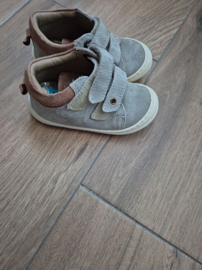 Chaussures 1er pas vertbaudet taille 23 - photo numéro 2