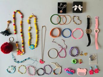 Lot de bijoux