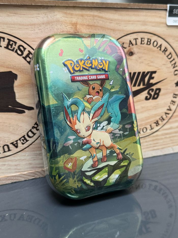 Pokemon Mini tin EV 8.5 Phyllali