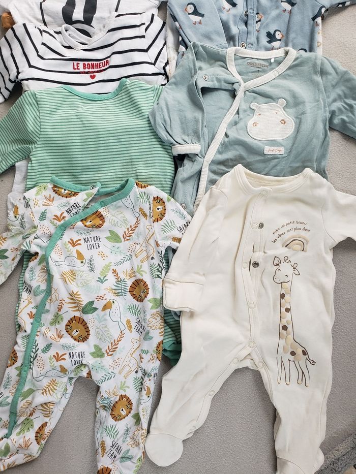 Lot vêtements 1mois - photo numéro 3