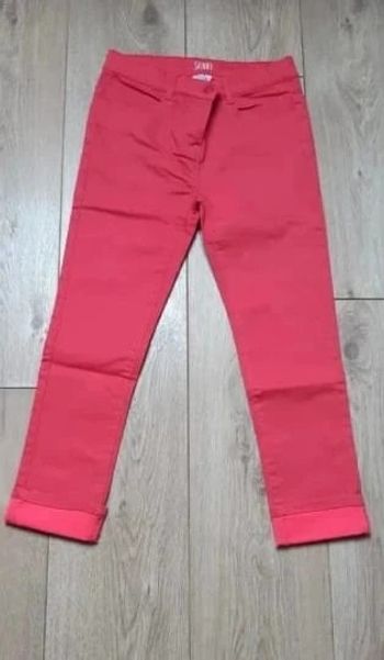 Pantacourt tape à l'oeil rouge 12 ans neuf jamais porté