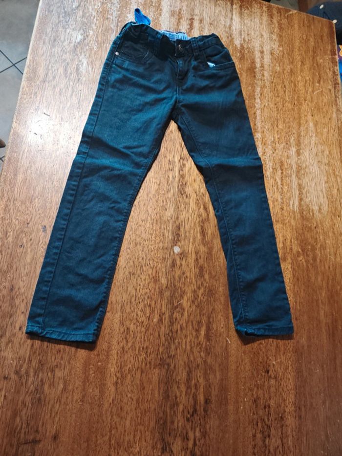Jean noir garçon taille 7 ans