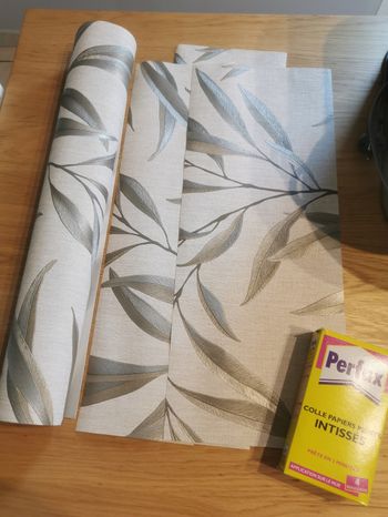 Papier peint + colle