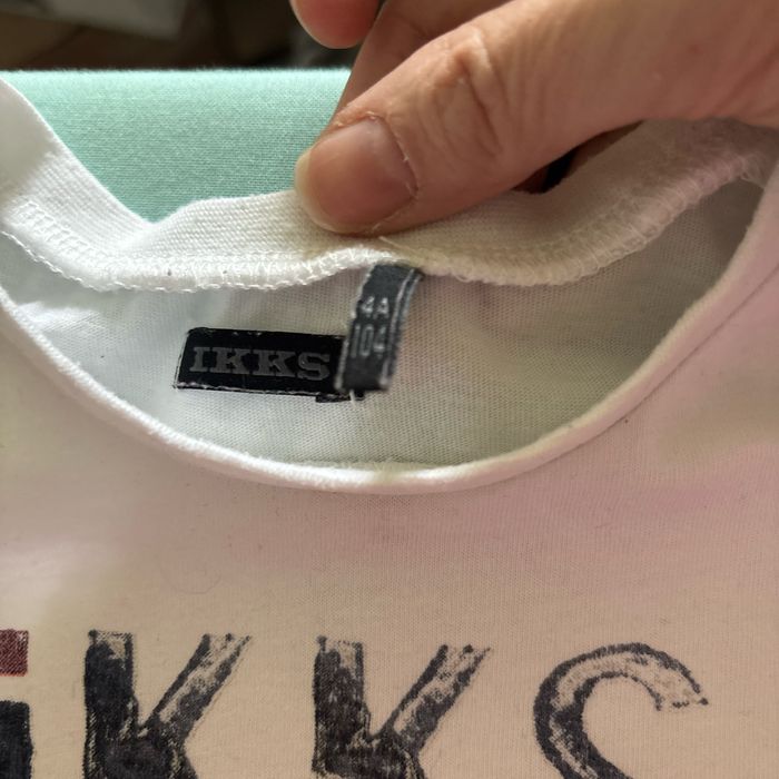 Vends tee shirt manches courtes ikks 4 ans très bon état - photo numéro 3