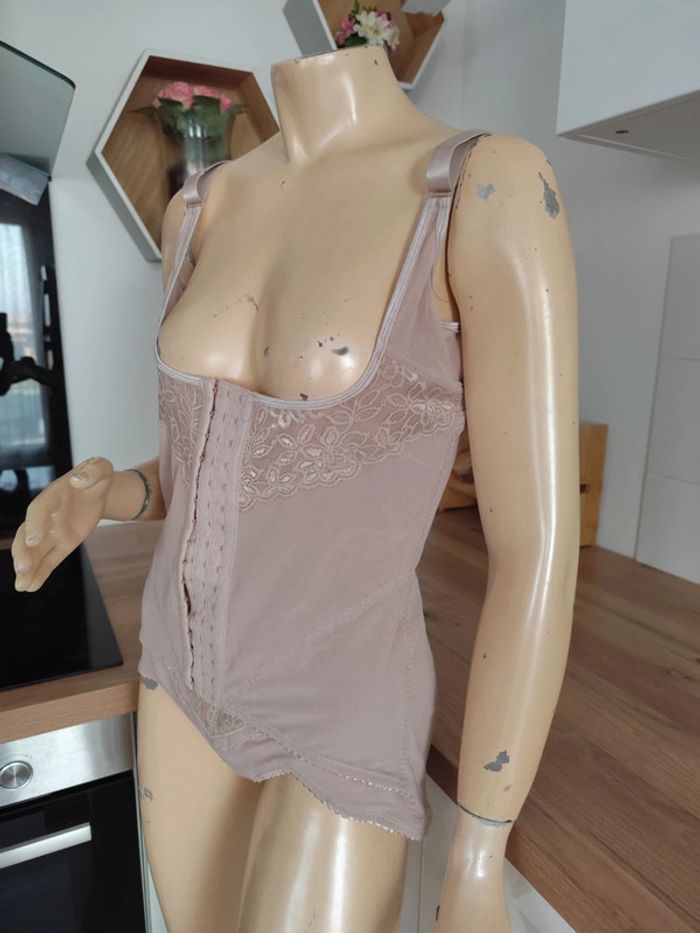 Superbe gaine neuf taille 44 culotte taille haute 3 taille de gainage - photo numéro 5