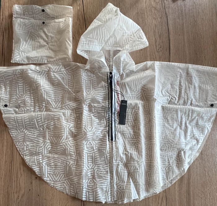 Poncho Ikks taille 3 neuf avec étiquette