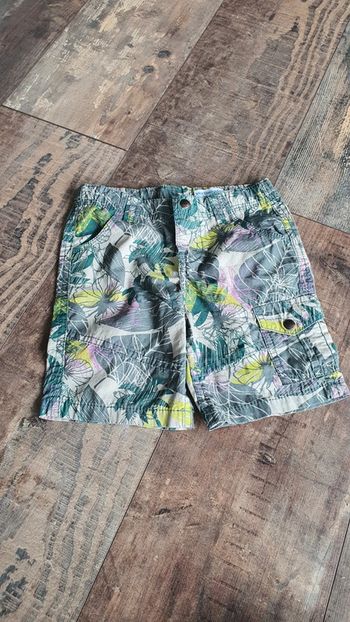 Short Vertbaudet 18 mois en très bon état