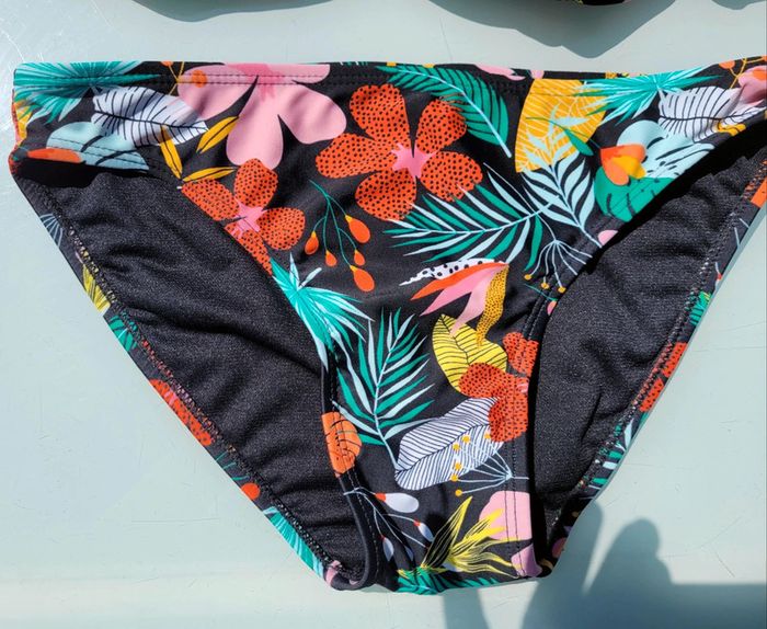 Superbe maillot de bain 👙 2 pièces, Gémo, motifs tropicaux taille 16 ans - photo numéro 4