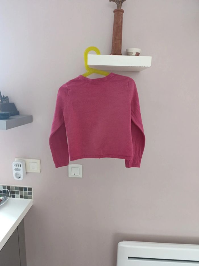 Très joli Gilet rose Kiabi 5 ans - photo numéro 3