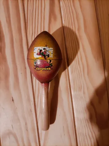 Maraca vintage authentique Espagne - déco rétro & percussion
