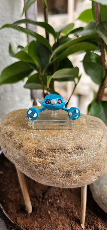 Petite Figurine Pokemon Nintendo avec socle Metang 
